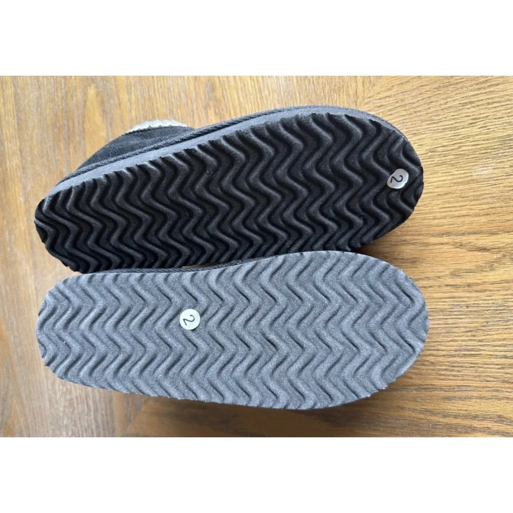 Josmo Kids Black Faux Suede Slippers Faux Fur Lined Whipstitch Trim Size 2 NEW